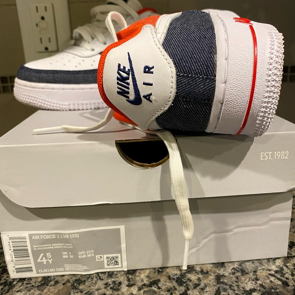 Nike Air Force 1 - Picture 4 of 4